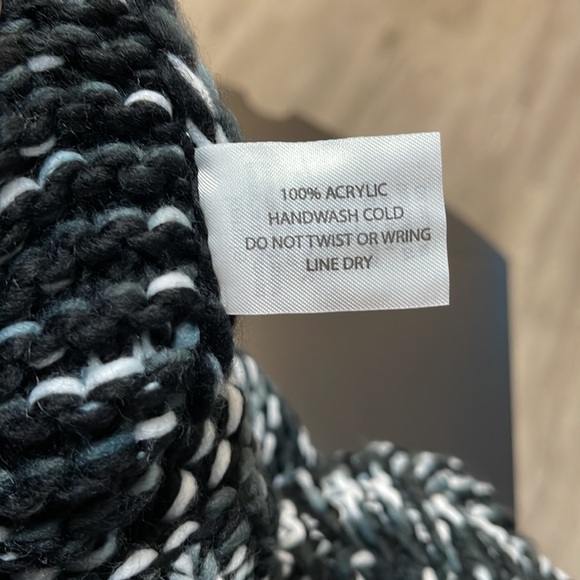 KENSIE Marled Beanie and Scarf Set - Picture 9 of 10